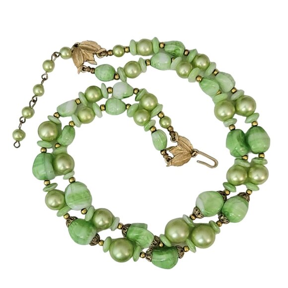 Trifari Green Glass Plastic Bead Necklace Shepherd's Hook Clasp Necklace, Signed - Picture 3 of 8